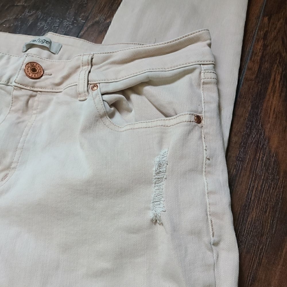 Refuge Distressed Jeans - Picture 2 of 8